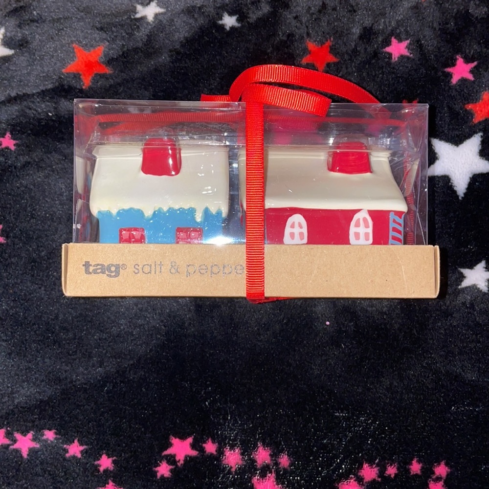 Christmas salt and pepper shakers
